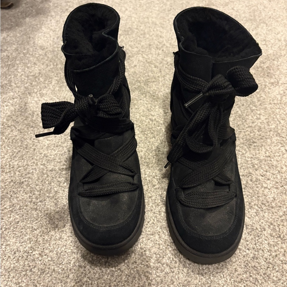 Women's Ugg platform Boots